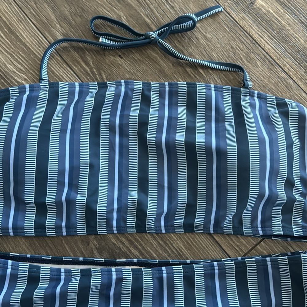 Two piece bikini - Picture 4 of 7
